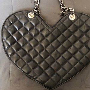 Big black heart 🖤